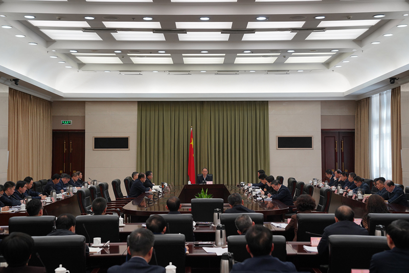 黄强主持召开省政府党组（扩大）会议
传达学习习近平总书记重要指示精神
研究主题教育整改落实情况“回头看”等工作「相关图片」