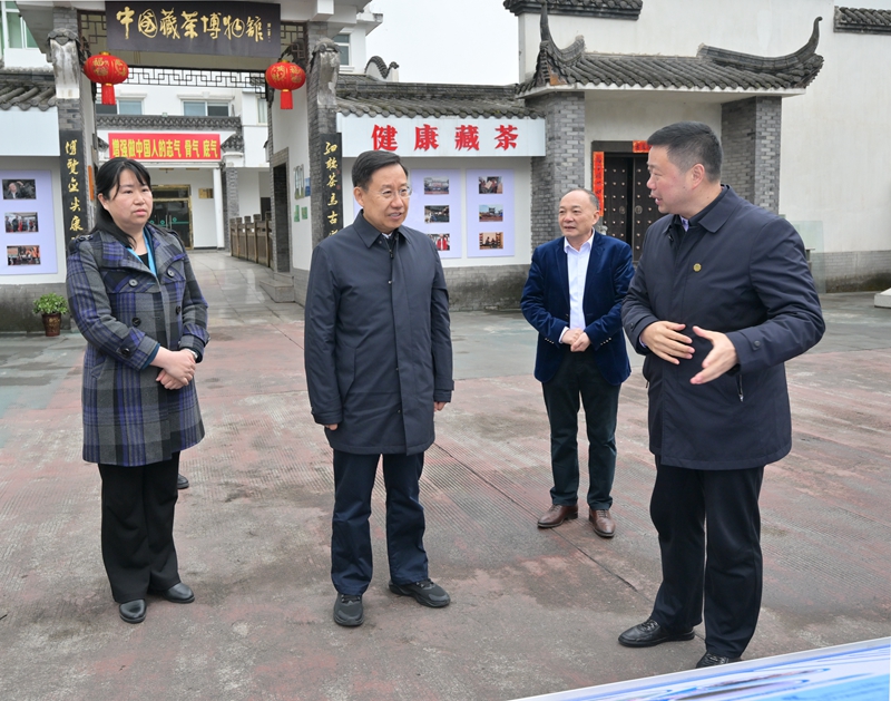 王晓晖在雅安市调研时强调 
聚焦经济建设和高质量发展不动摇 
锚定目标加压奋进确保实现一季度“开门红”「相关图片」