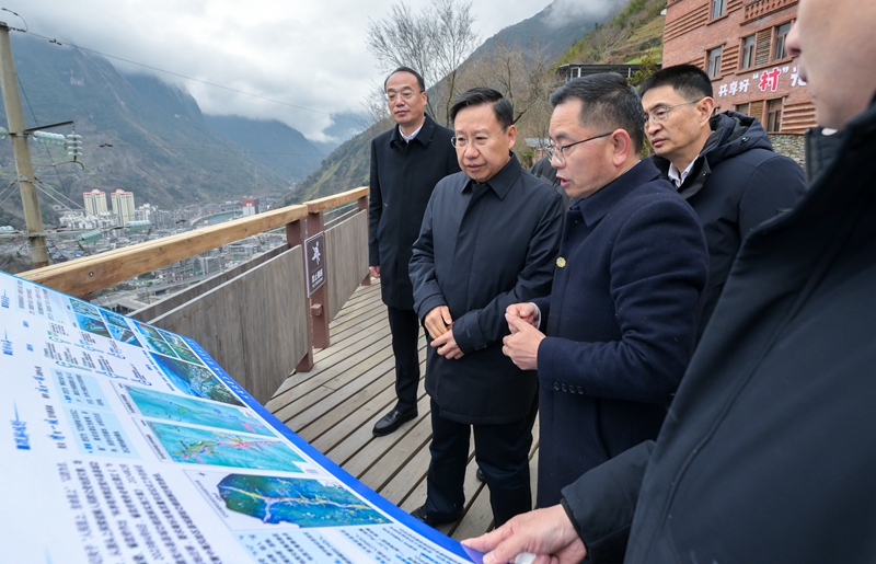 王晓晖在雅安市调研时强调 
聚焦经济建设和高质量发展不动摇 
锚定目标加压奋进确保实现一季度“开门红”「相关图片」