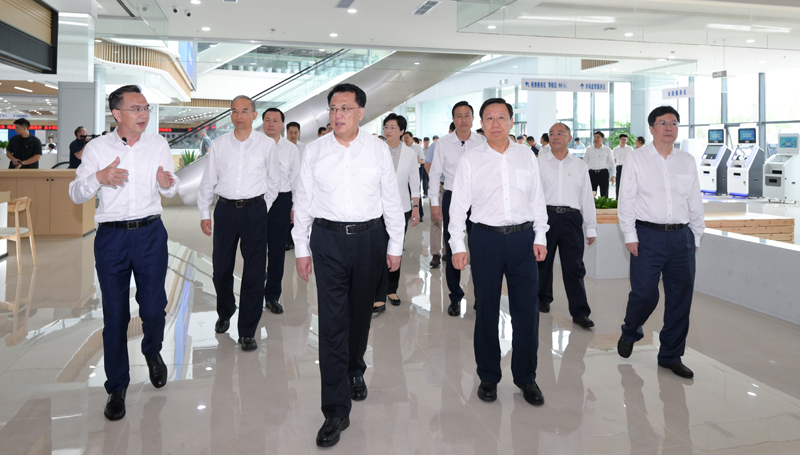 推动成渝地区双城经济圈建设重庆四川党政联席会议第九次会议座谈会召开 
因地制宜发展新质生产力不断提升区域整体实力 
努力为新时代推动西部大开发作出川渝更大贡献 
袁家军王晓晖讲话 胡衡华黄强施小琳发言「相关图片」