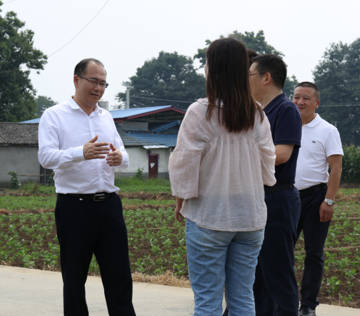 胡云赴绵阳调研耕地保护和高标准农田建设工作
并出席“弘扬‘两弹一星’精神·助力科技自立自强”主题活动「相关图片」
