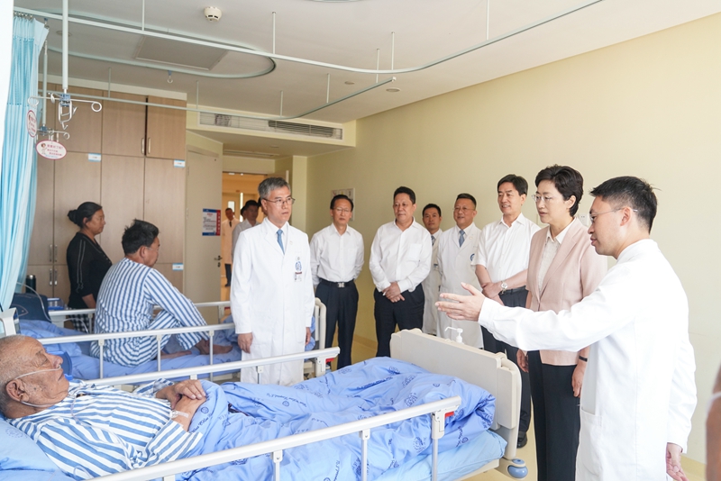 施小琳调研卫生健康工作并主持召开会议强调 
扎实推进医药卫生体制改革 
更好满足人民群众医疗健康需求「相关图片」