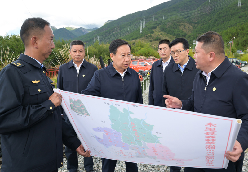 王晓晖在凉山州甘孜州调研时强调 
扎实抓好省委十二届六次全会精神贯彻落实 
以改革为动力开创四川现代化建设新局面「相关图片」