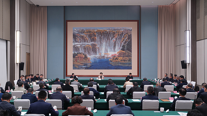 施小琳在全省对外开放发展重点企业座谈会上强调
坚定信心抢抓机遇干字当头
政企协同推动经济高质量发展「相关图片」