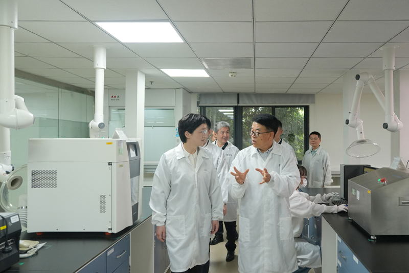 施小琳调研稳外贸工作并召开重点外贸企业座谈会
坚定信心保持定力
齐心协力推动外贸稳定发展「相关图片」