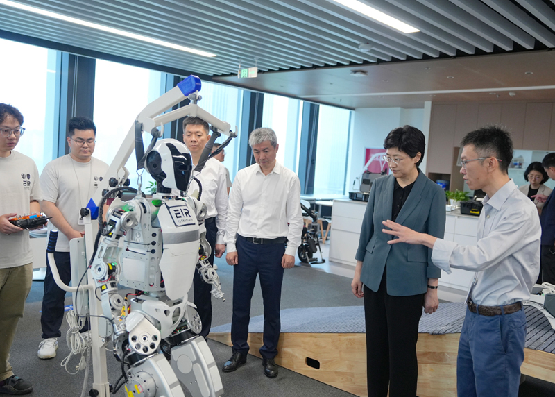 施小琳在成都调研科技创新工作时强调：深化“线上科创通+线下科创岛”等服务平台建设，加快科技成果转化更好赋能产业创新发展「相关图片」