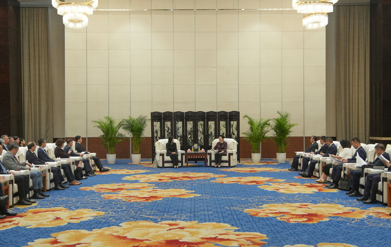 施小琳会见香港贸易发展局总裁方舜文一行「相关图片」