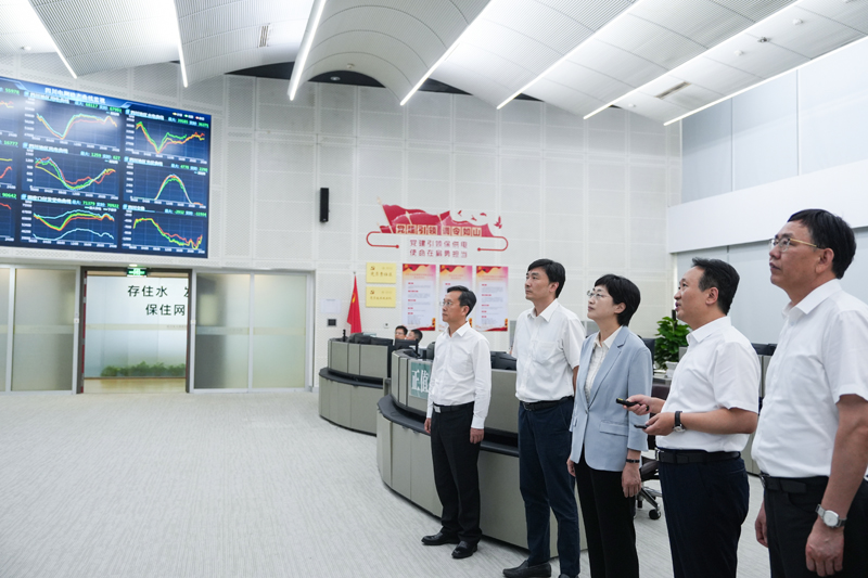 施小琳在四川省气象局和国网四川省电力公司调研时强调
坚持科技赋能 强化协同联动
全力做好气象服务保障和电力安全稳定供应「相关图片」