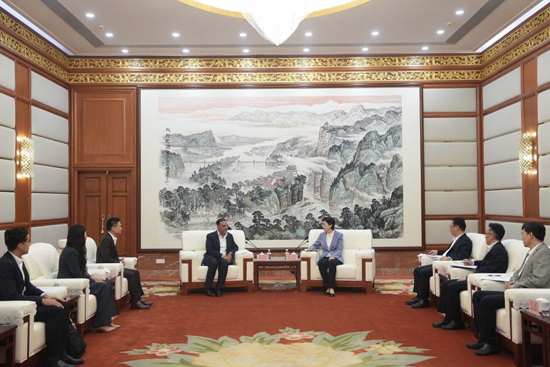 施小琳会见斯伦贝谢公司亚洲大区总裁萧奕夫「相关图片」