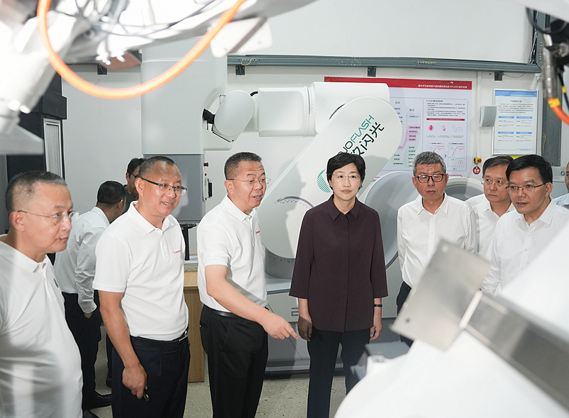 施小琳在雅安绵阳调研时强调
抢抓机遇挖掘优势培育动能
持续巩固经济回升向好势头 不断拓展高质量发展新空间「相关图片」