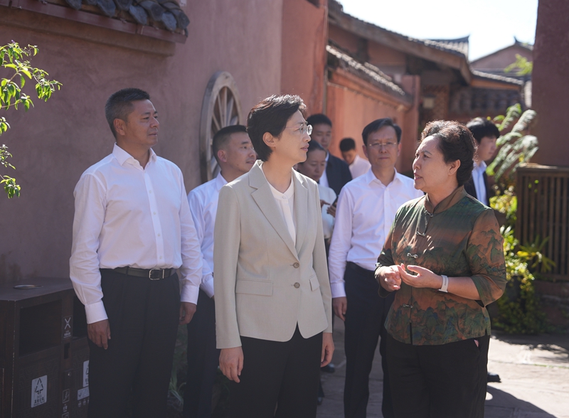 施小琳在凉山调研时强调 
深挖潜力优势做强特色产业激发消费潜能 
持续增强高质量发展动力活力更好增进民生福祉「相关图片」