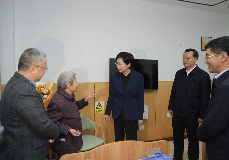 施小琳在广安调研时强调 
深入学习贯彻党的二十届四中全会精神 
以高质量发展实效确保“十四五”收好官“十五五”开好局「相关图片」