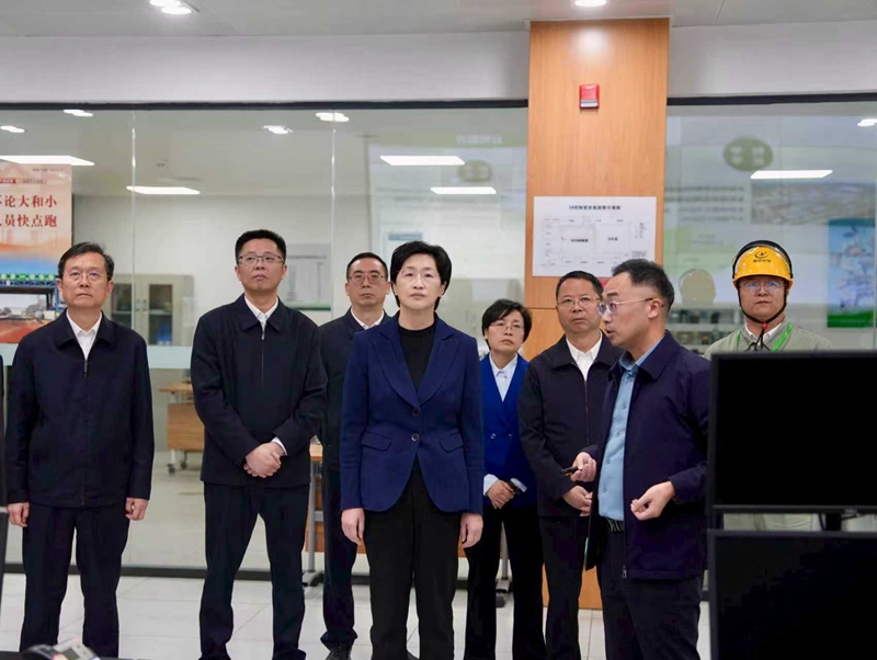 施小琳在广安调研时强调 
深入学习贯彻党的二十届四中全会精神 
以高质量发展实效确保“十四五”收好官“十五五”开好局「相关图片」