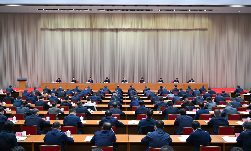 王晓晖在省委城市工作会议上强调 
推进创新宜居美丽韧性文明智慧城市建设四川实践 
加快建设具有四川特色的现代化人民城市 
施小琳主持「相关图片」