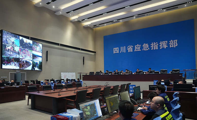 施小琳在全省“五一”期间安全工作视频调度会议上强调
落实落细防范措施 守牢实质安全防线
确保全省人民和广大游客平安欢乐祥和过节「相关图片」