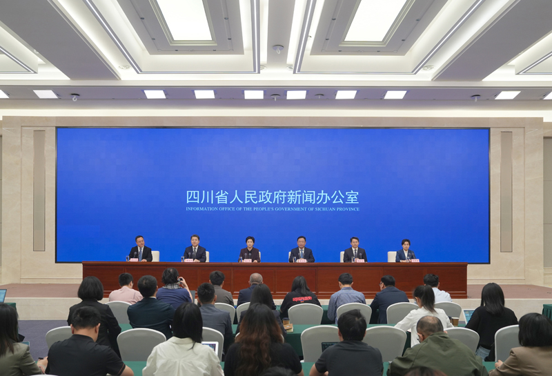 “开局起步‘十五五’”四川专场新闻发布会举行
施小琳作主发布并回答记者提问「相关图片」