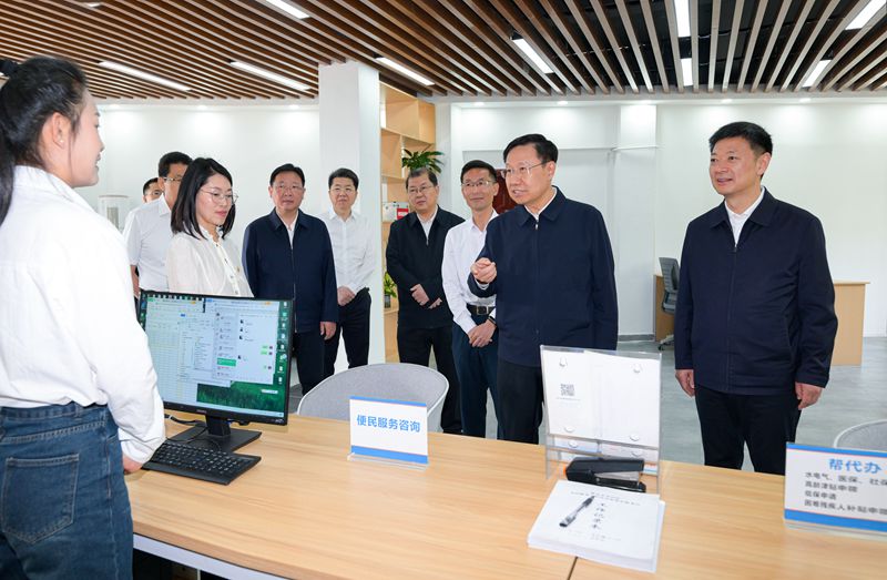 王晓晖在雅安市调研时强调
因地制宜发展农业新质生产力
不断夯实现代化建设“三农”底座「相关图片」