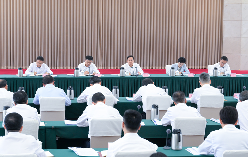 王晓晖主持召开省委专题会议强调
聚力抓好民生领域信访问题集中治理
用更多可感可及的实际成效取信于民造福于民
施小琳于立军出席「相关图片」
