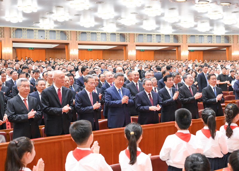 庆祝中国共产党成立105周年音乐会《人民至上》在京举行
习近平李强赵乐际王沪宁蔡奇丁薛祥李希韩正出席观看「相关图片」